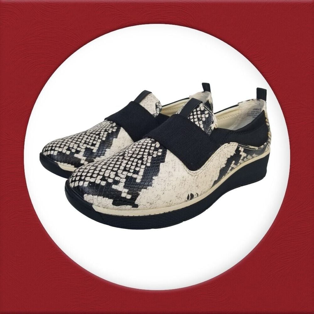 Baretraps GARNER Women's FLATS Black/White Snake Size 9 M (BT27766)
