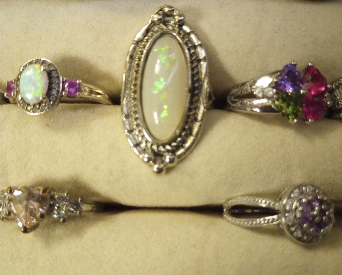 Women's 5 ring white gold and sterling silver set!