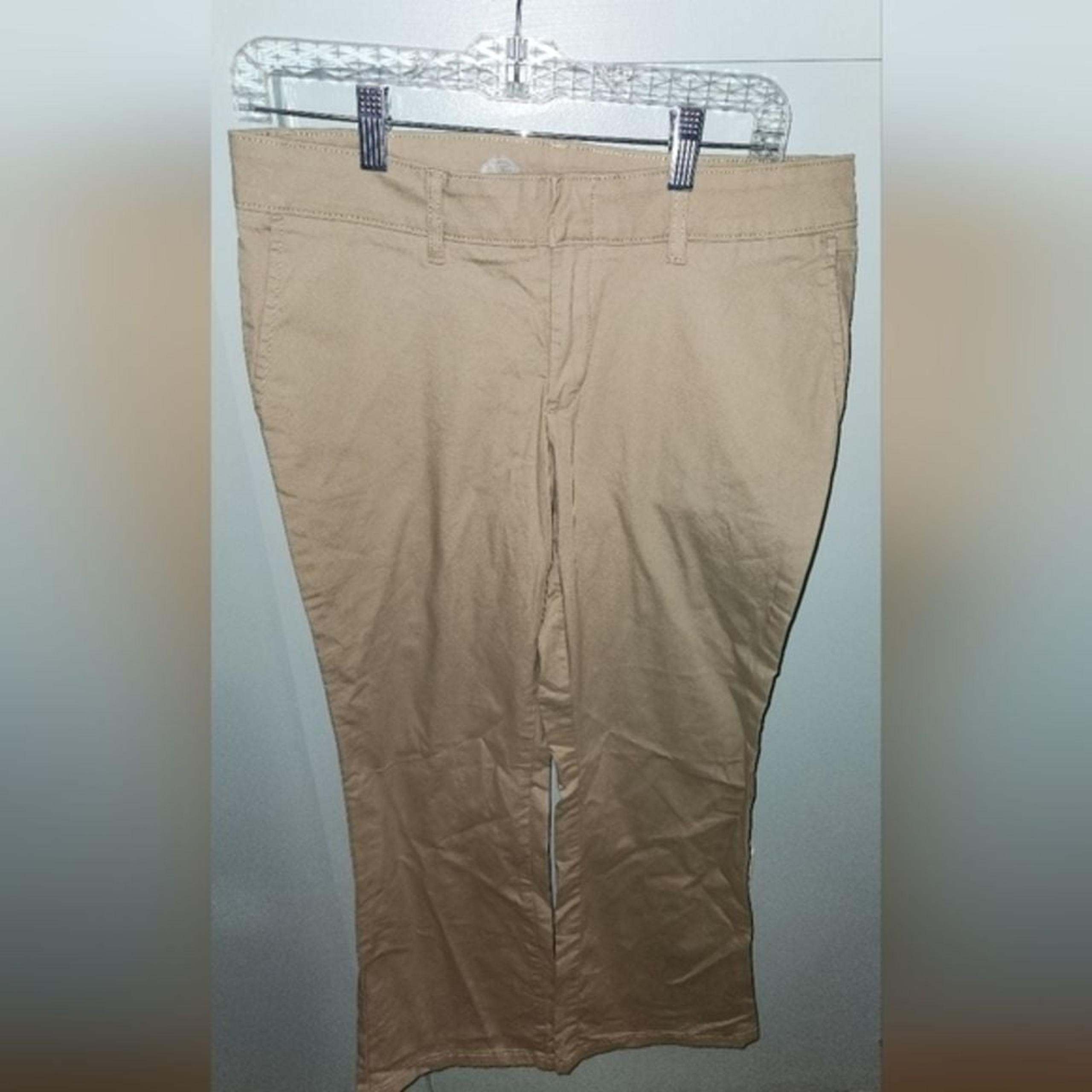 Dickies Women's Slim Khakis Size 10 Short Like New