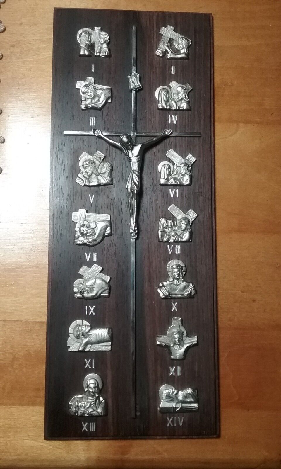 Vtg Crucifix w/14 Stations of The Cross metal Medallions Catholic Wood Plaque