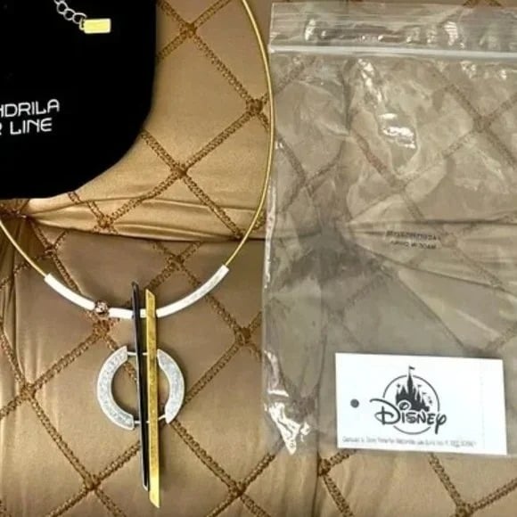 Disney Star Wars Galactic Starcruiser Chandrila Star Line Halcyon Necklace