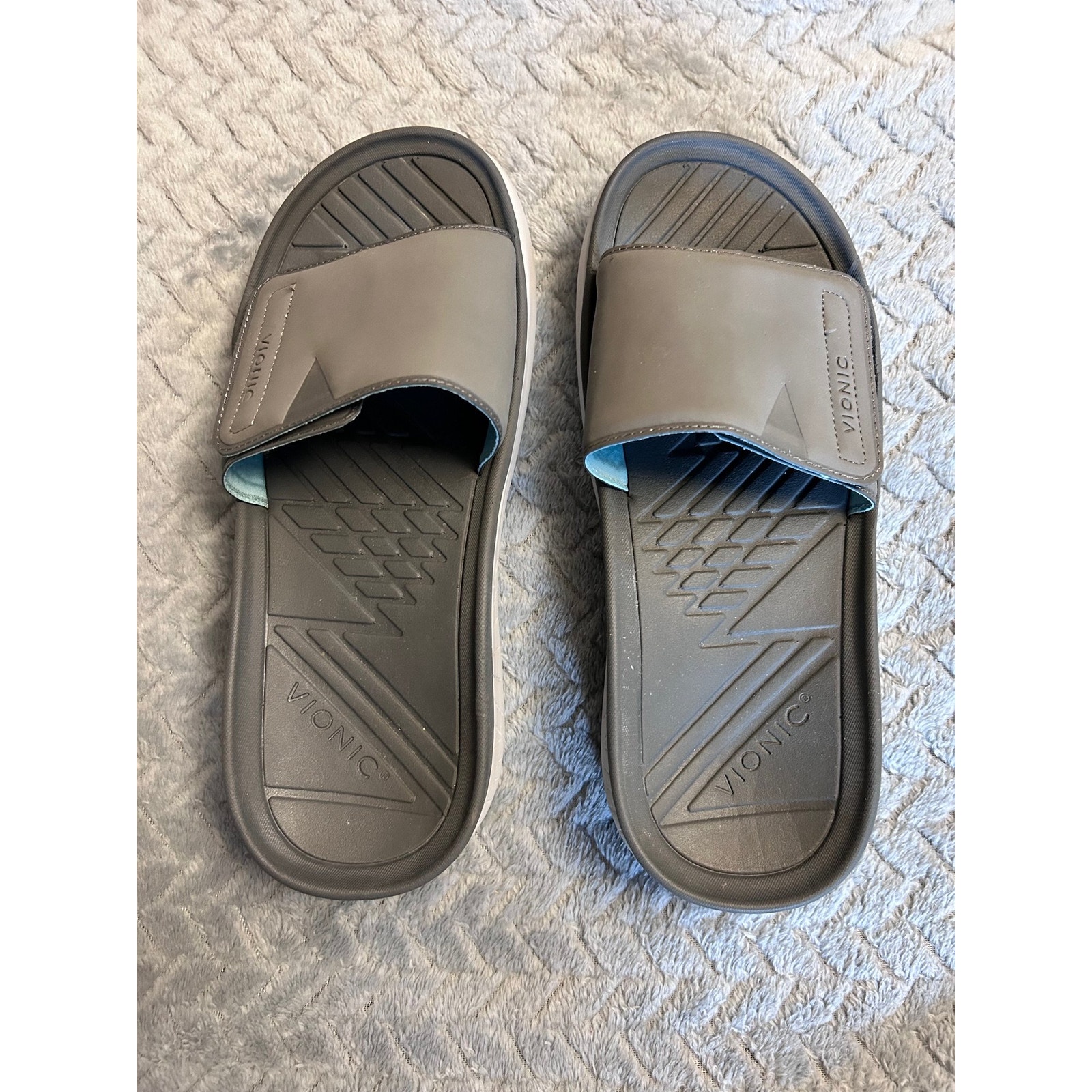 Vionic Rejuvenate Unisex Slide Sandal in Grey Adjustable Slide open toe recovery