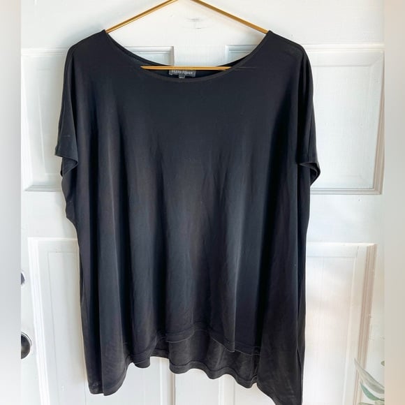 New Eileen Fisher black 100% silk sleeved blouse top