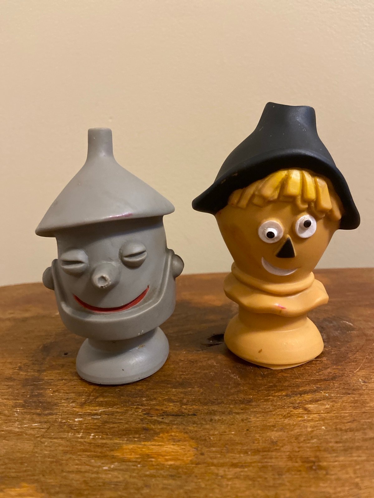 Vintage Wizard of Oz Scarecrow & Tin Man Finger Puppets