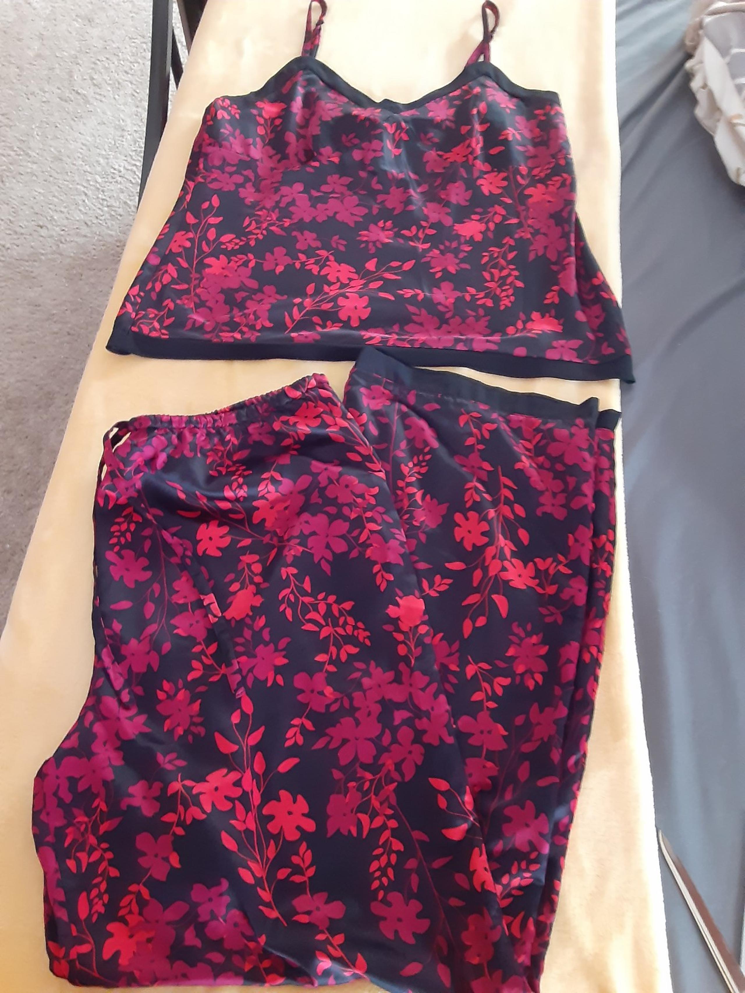 Womens size medium, Apt 9 silky pajama set - Apt. 9