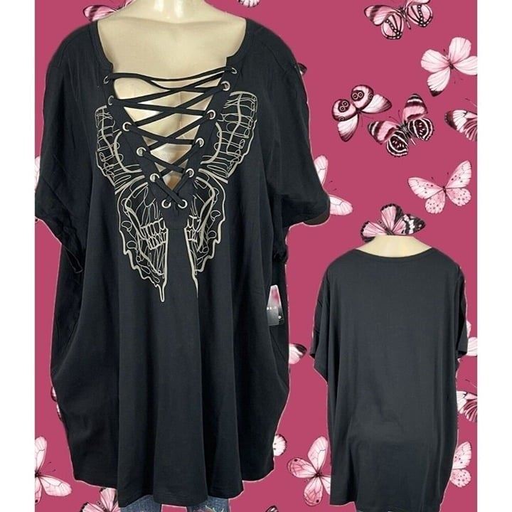 Torrid Heritage +5 Black V-Caged Lace-Up Neck Butterfly Graphic Short Sleeve Tee