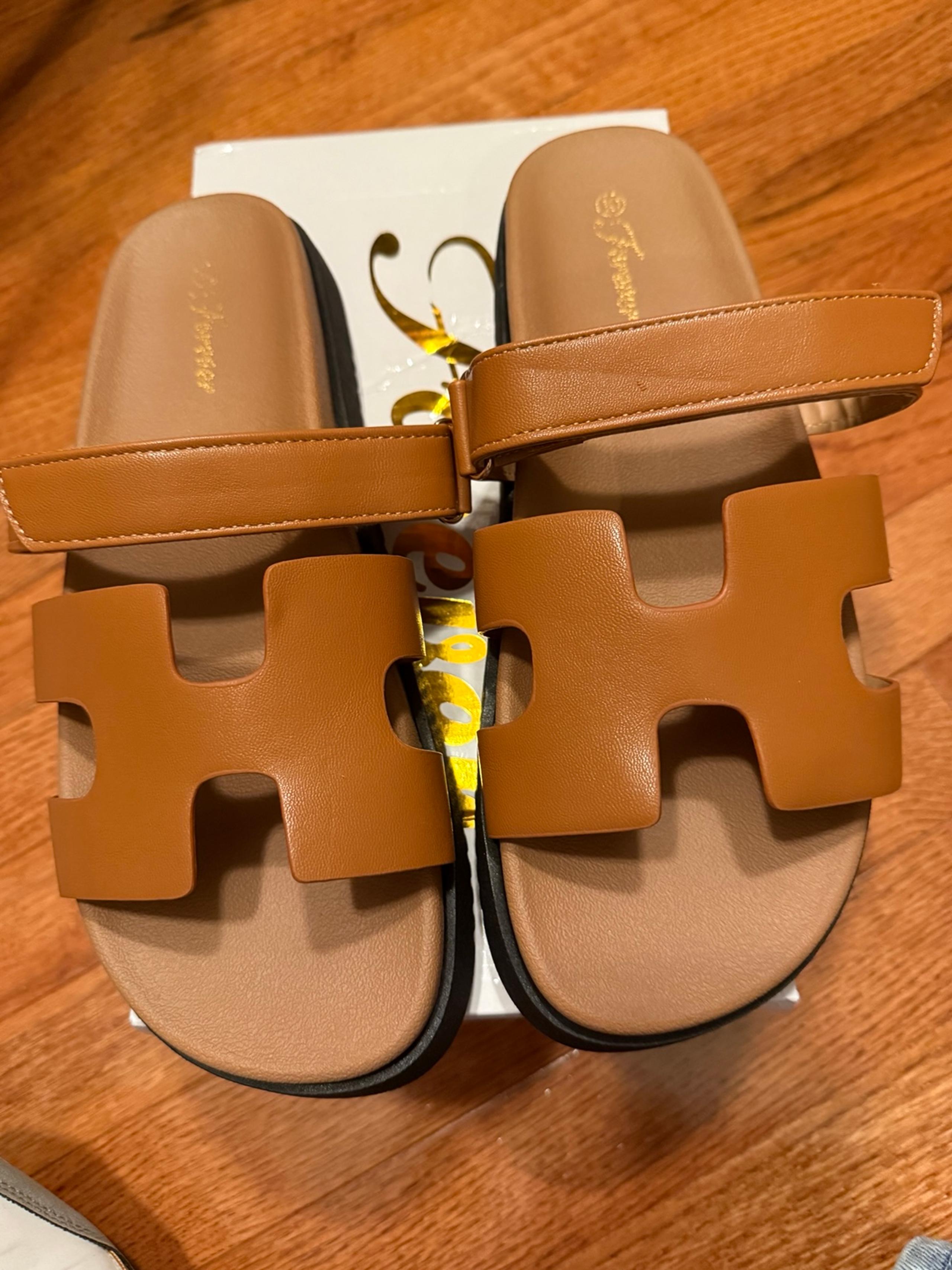 Sandals women’s tan faux leather size 10
