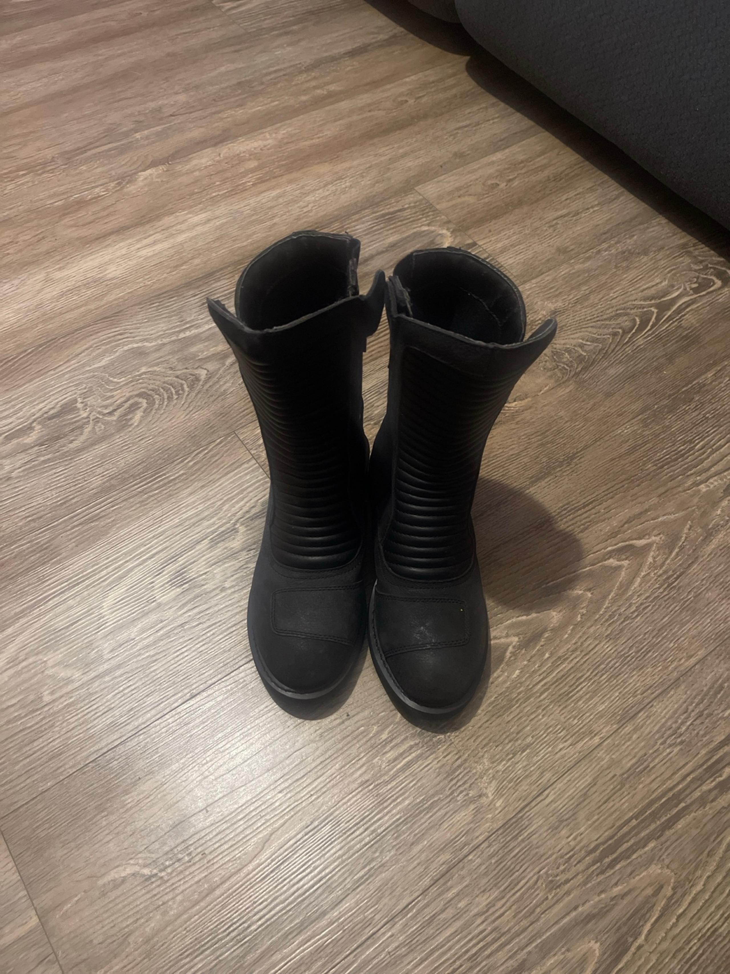 Boots to ride motorcycle I know