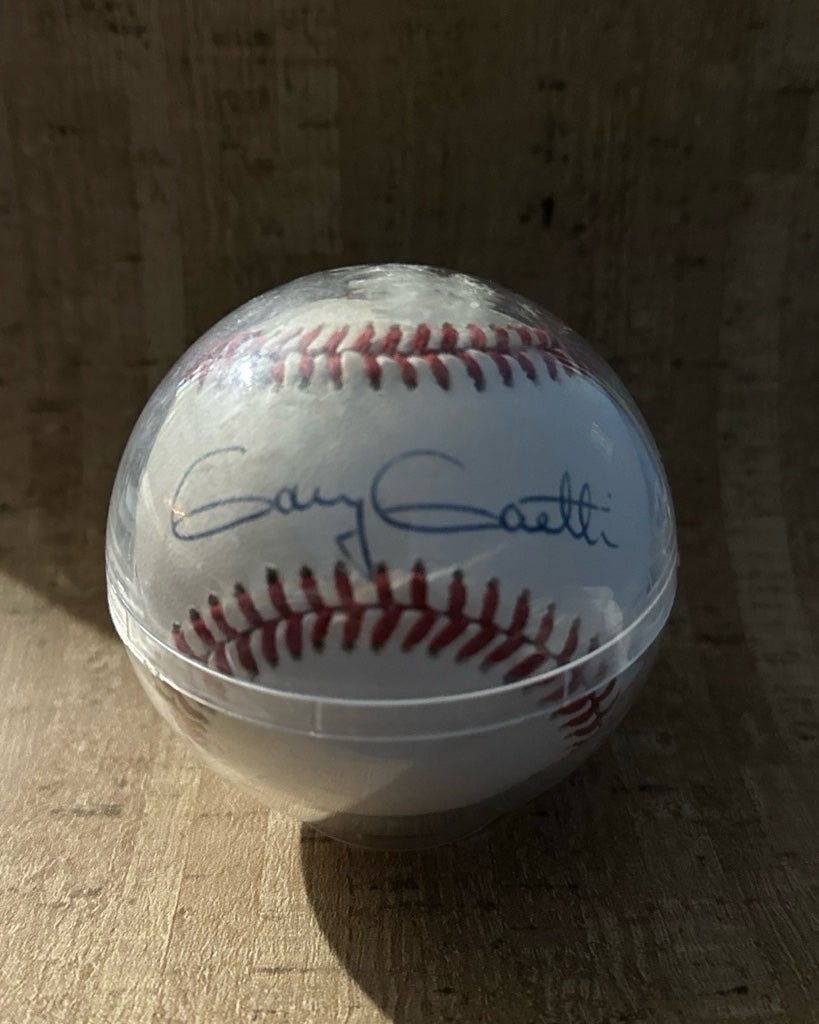 Gary Gaetti autographed baseball (message other offers on price)