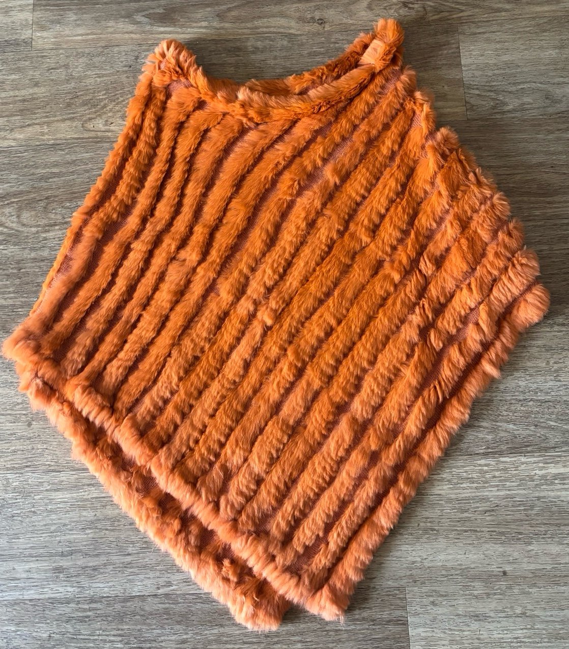 Wilson Leather Maxima Beautiful Orange Wool Rabbit Fur Poncho Cape One Size.