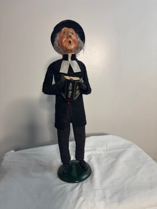 Byers Choice Caroler Preacher