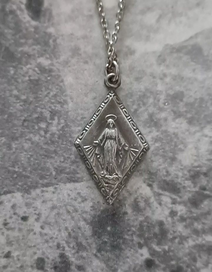 Necklace sterling stamped