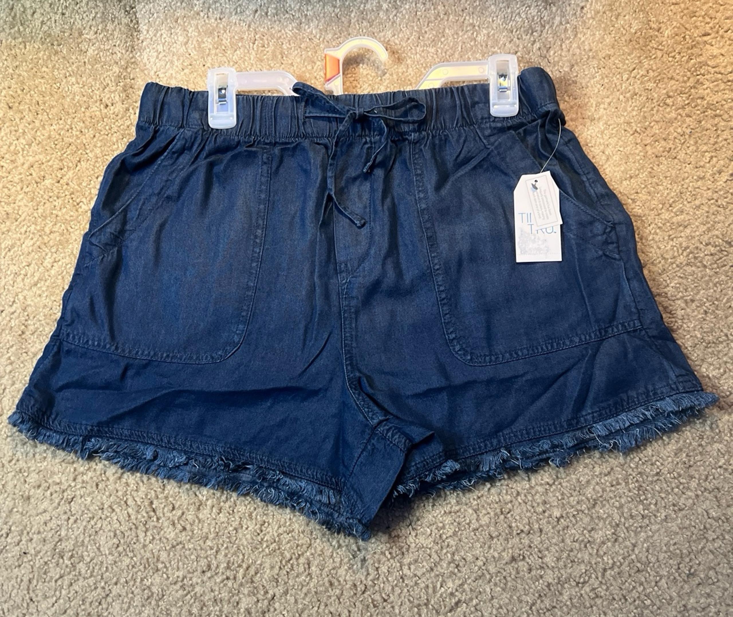 Women’s pull on jean shorts Time and Tru | Color: Blue | Size: M (8-10)