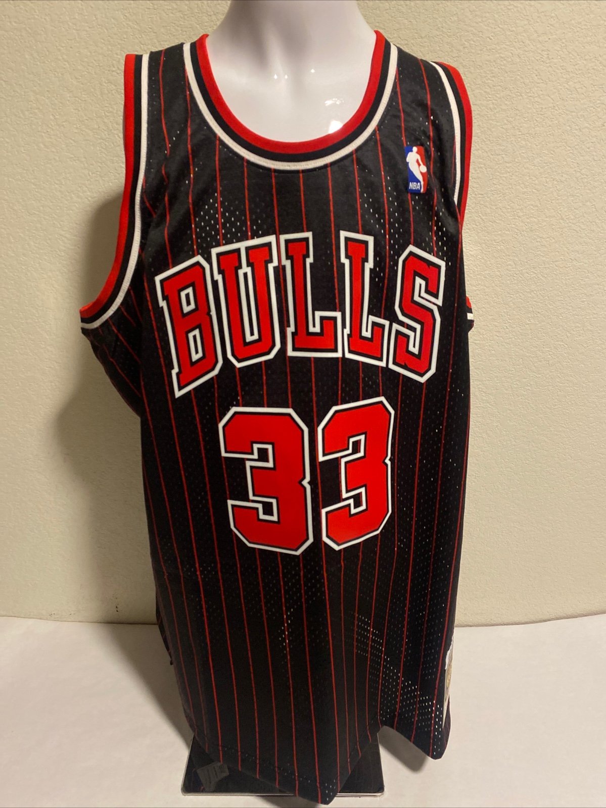 Chicago Bulls Jersey Scottie Pippen Mens Size 2XL Swingman Mitchell & Ness Black