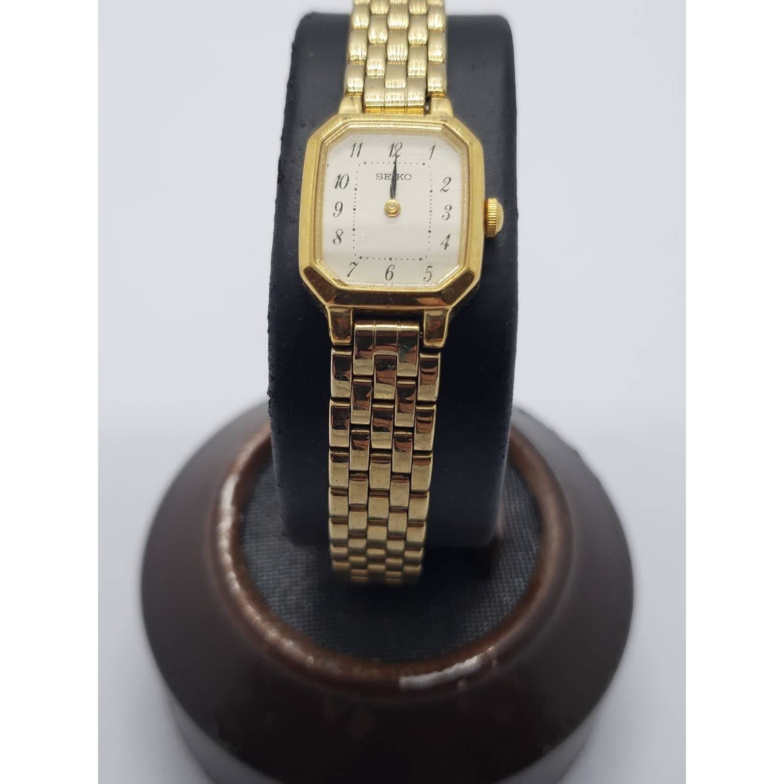 Seiko Women's Watch 1N00-2N00
