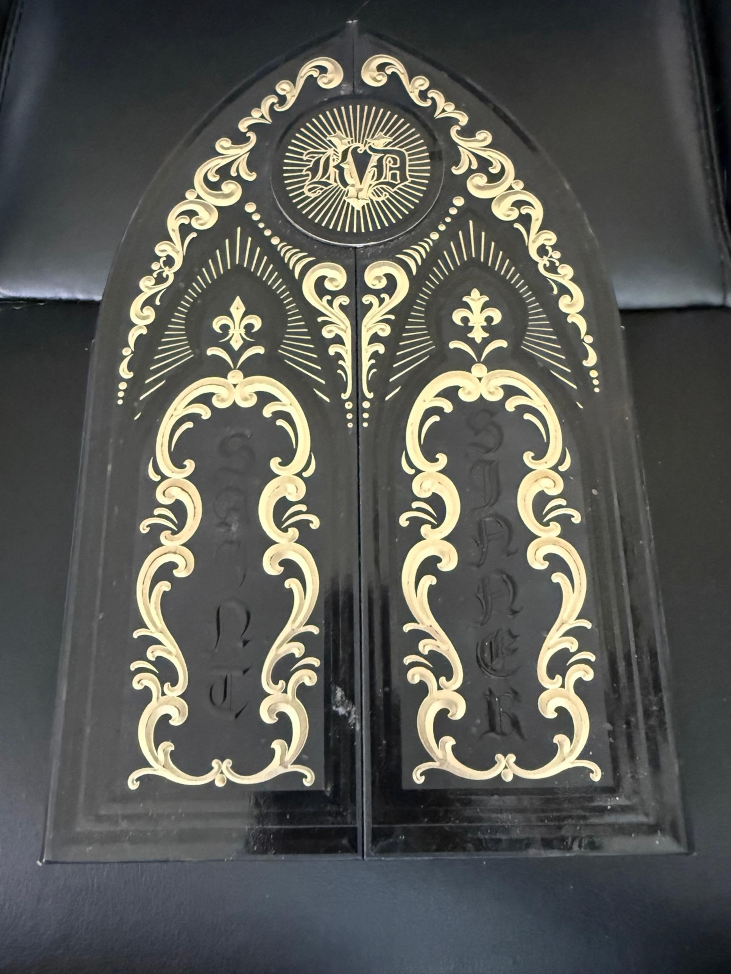 Pre Owned KVD Kat Von D Saint and Sinner Palette