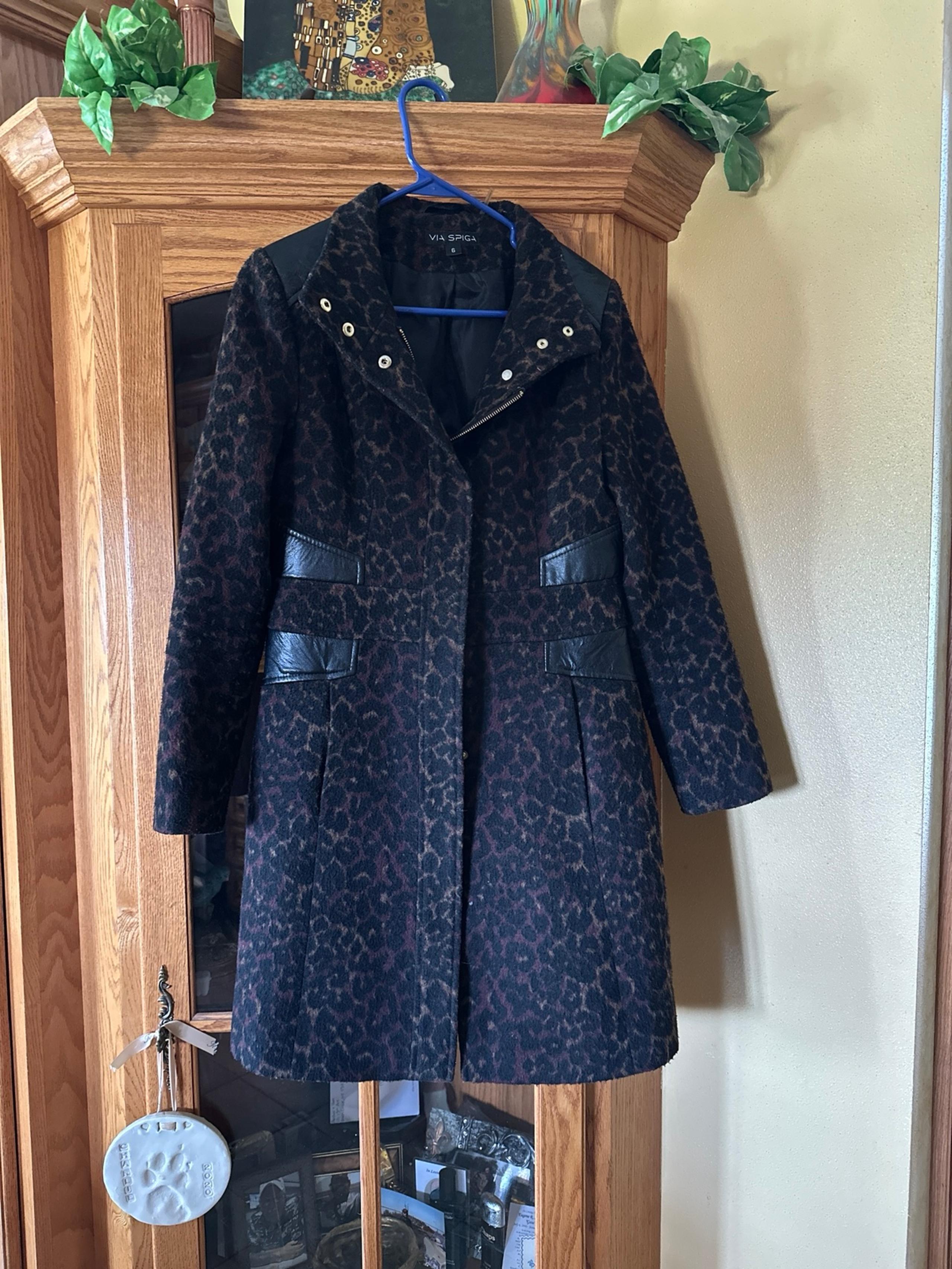Leopard Via Spiga Coat size 6