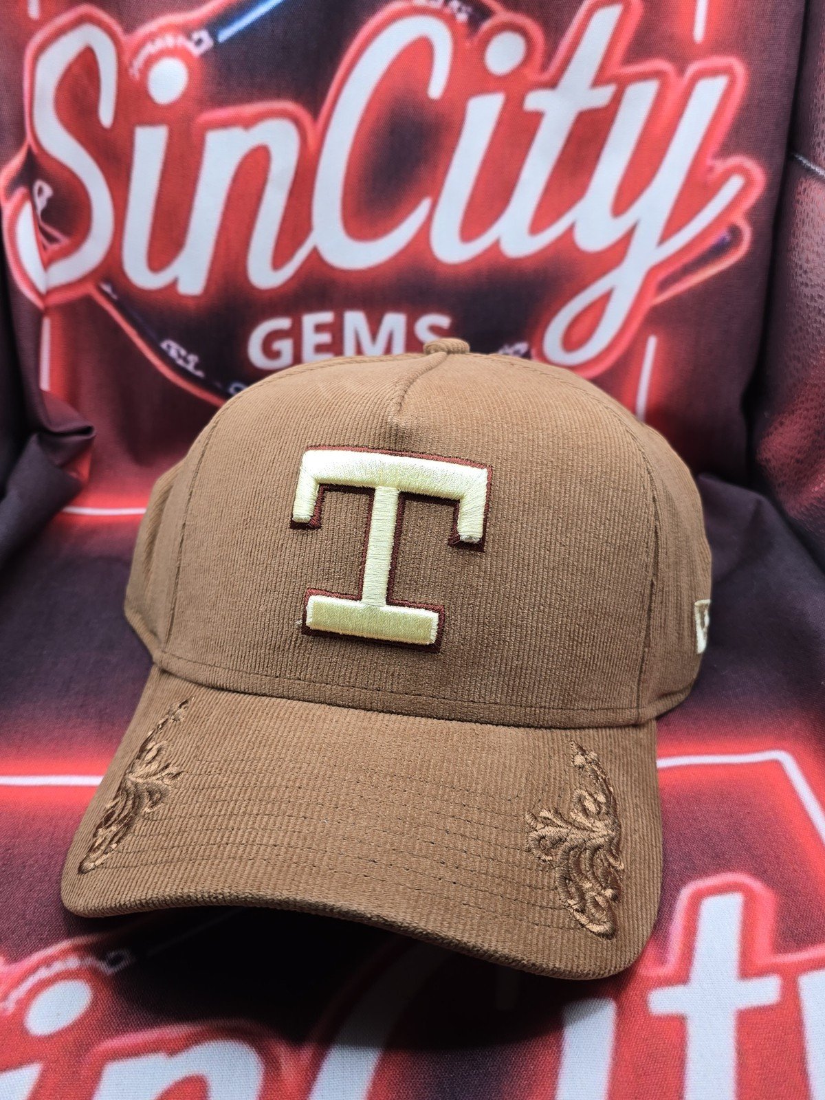 New Era Texas Rangers 9FORTY A-Frame Snapback Hat Ornamental Corduroy - OSFM