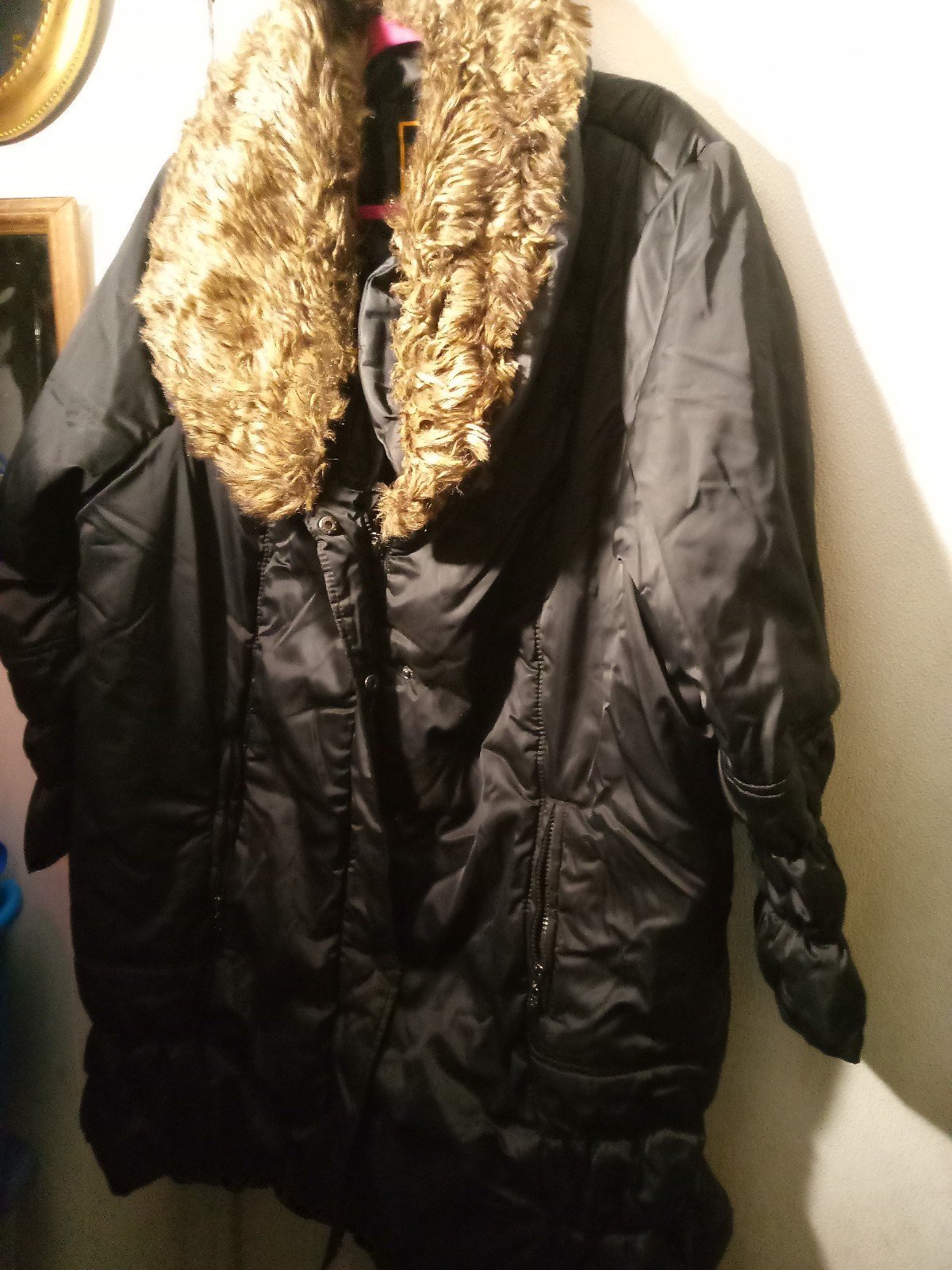 LVH Women's Long Winter Oversized Puffer coat size 2X fur collar