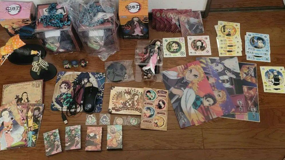 Demon Slayer: Kimetsu no Yaiba Figure & Goods Set - Many Used & New Items