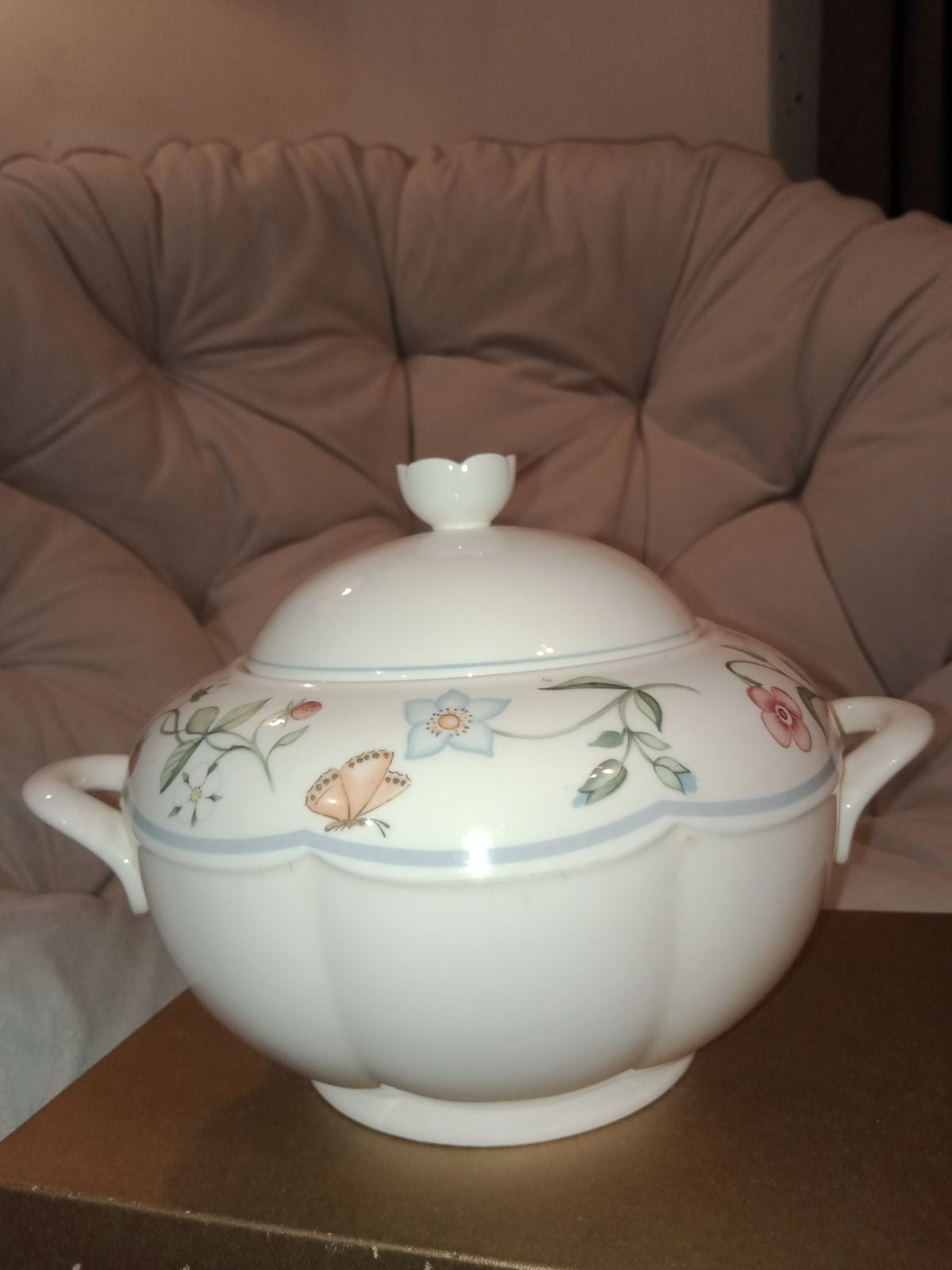 Bone China 1748 ,Mettlach.. Villeroy & Boch