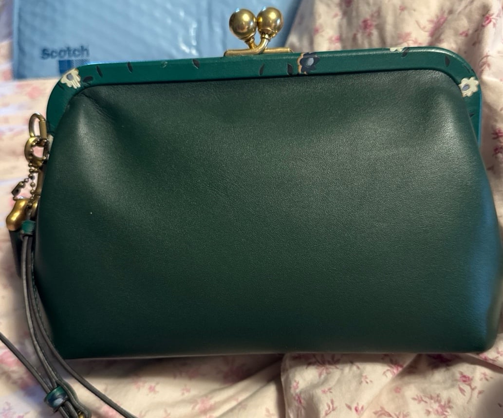 RARE Coach Kisslock Clutch With Blocked Floral Print Sold Out