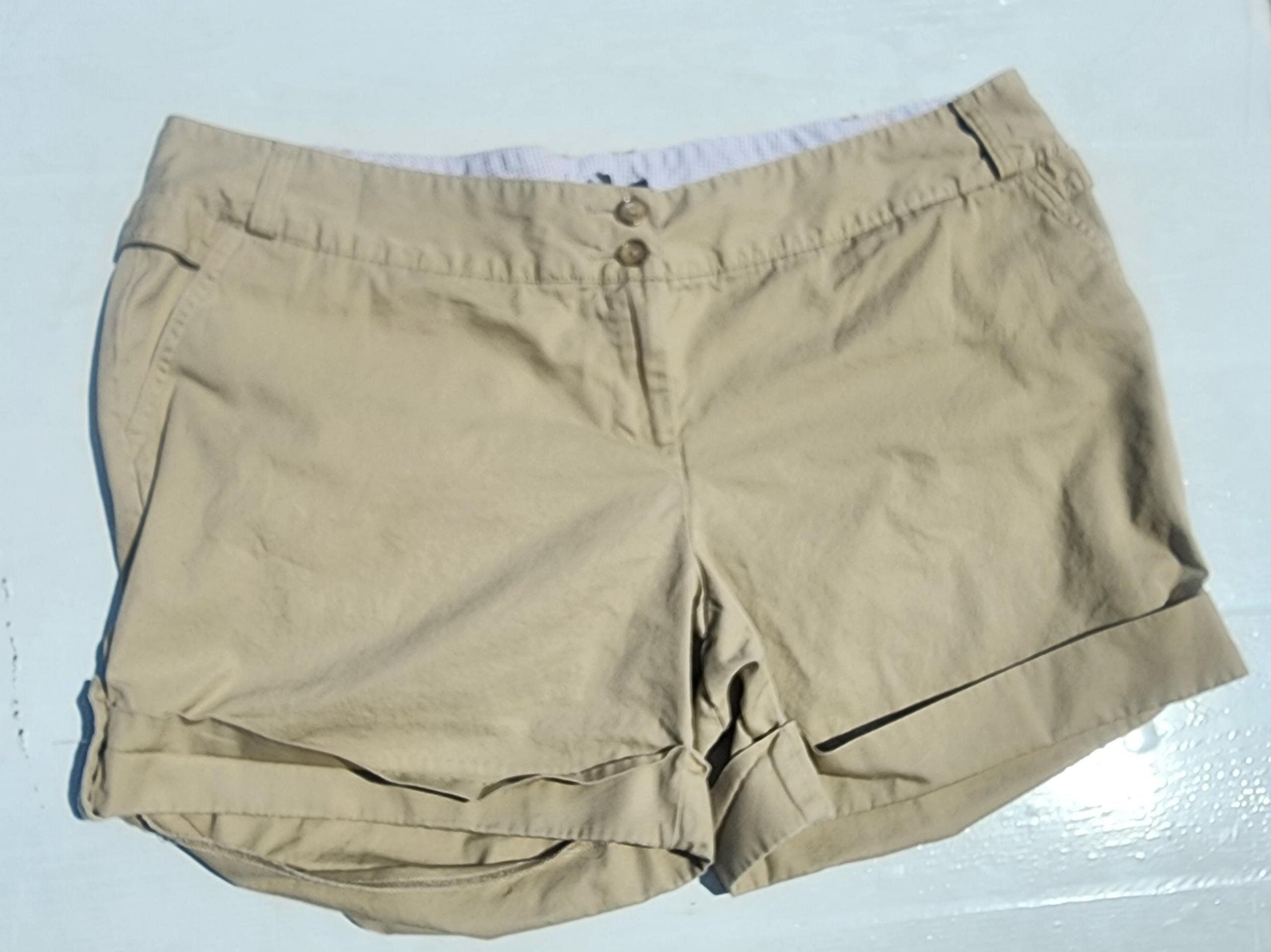 Lands' End Women Shorts khaki size 16P