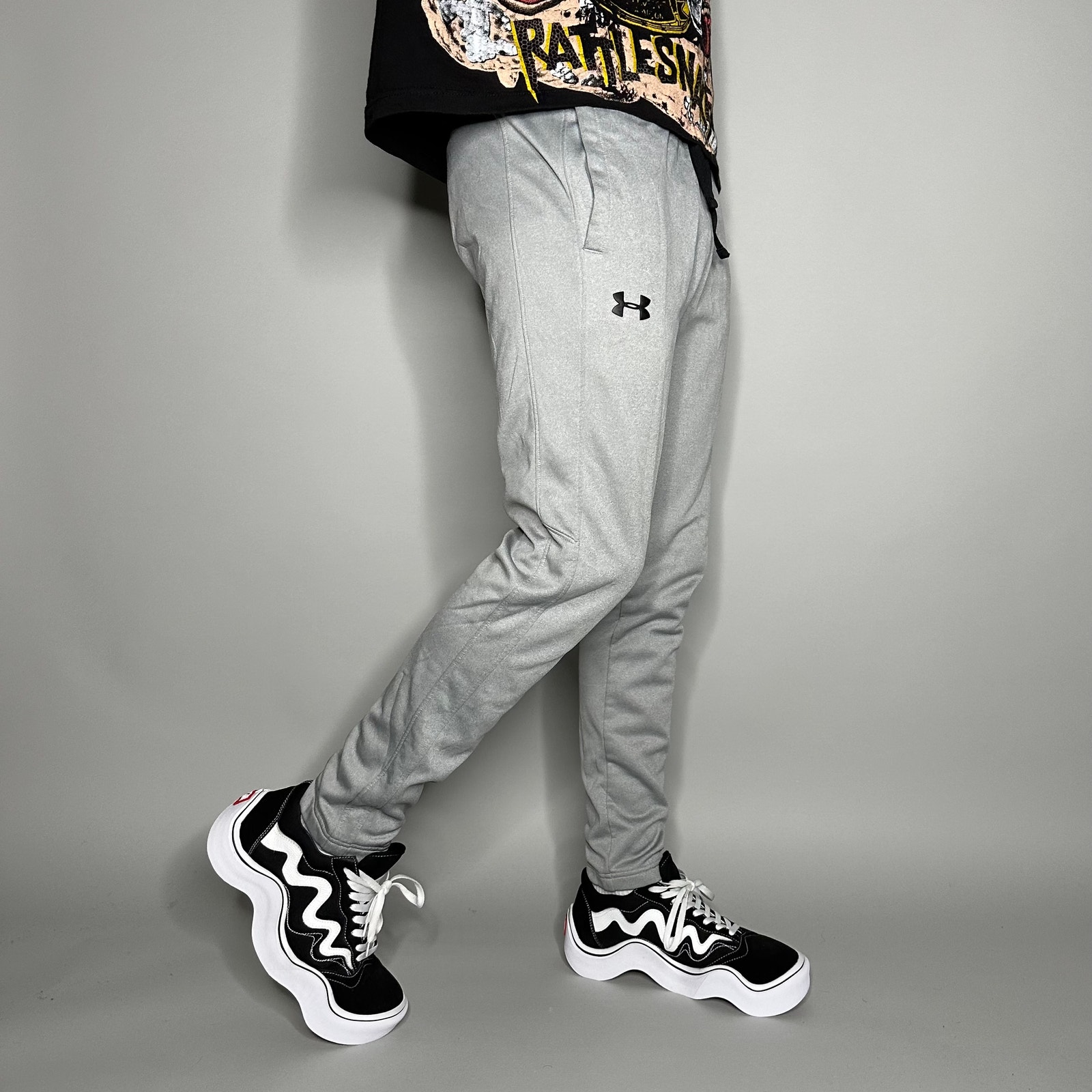 Under Armour Sweatpants Grey Polyester Black Logo Elastic Cuffs