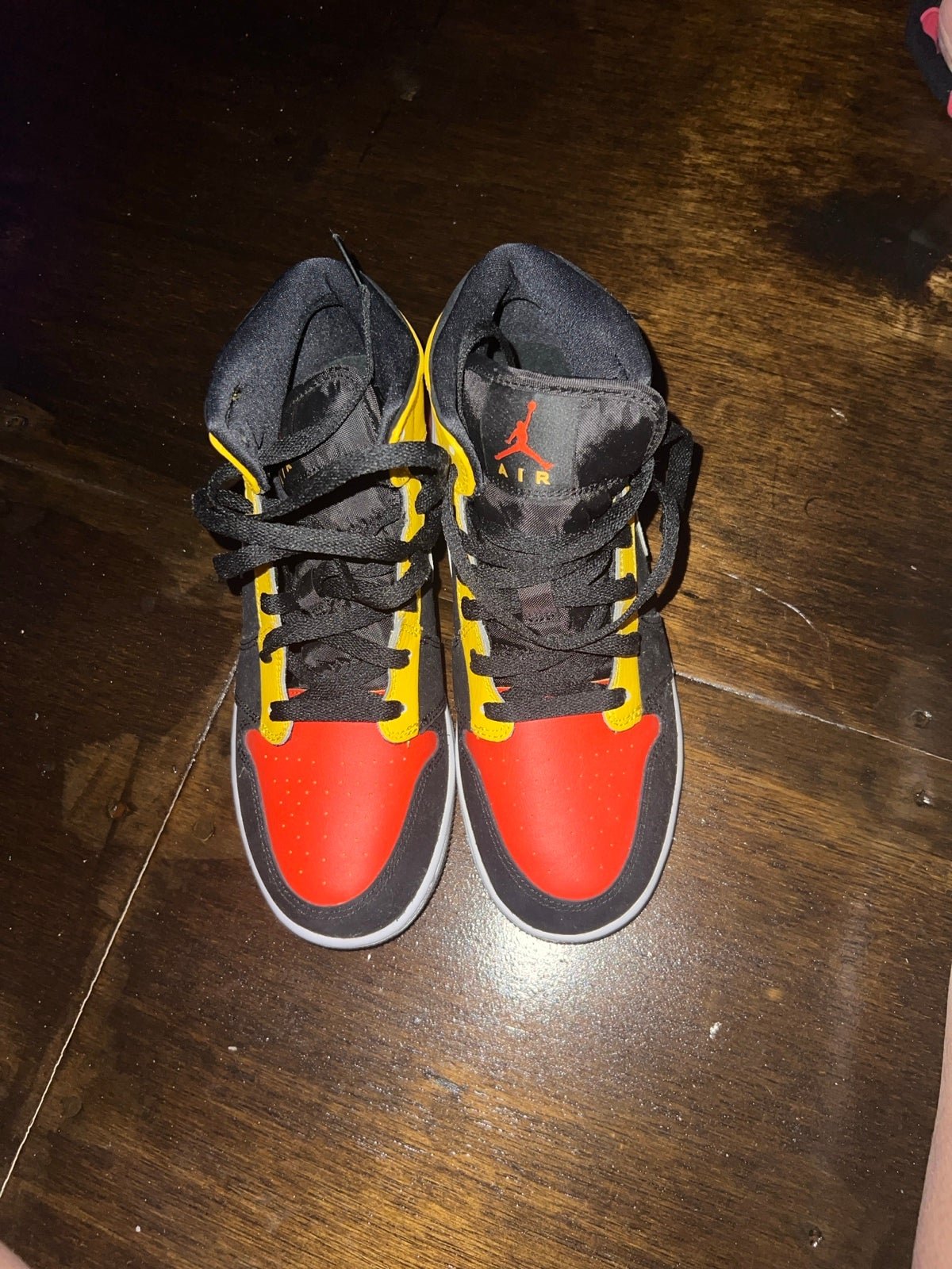 Air Jordan 1 Mid SE