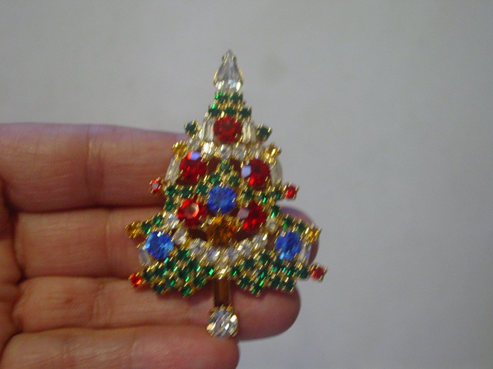 Outstanding OTC Rhinestone Xmas Tree Brooch