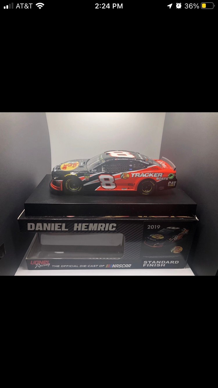 2019 Daniel Hemric 8 Bass Pro Shops 1/24 Lionel Nascar Diecast 1/553