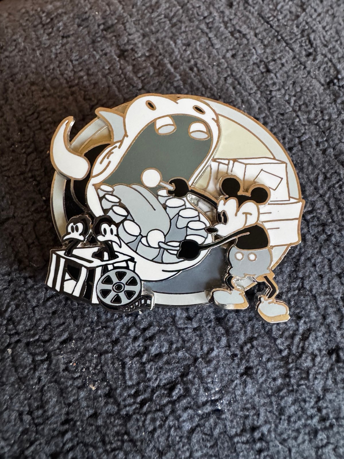 Disney Pin Walt’s Classic Collection Steamboat Willie Mickey with Xylophone LE