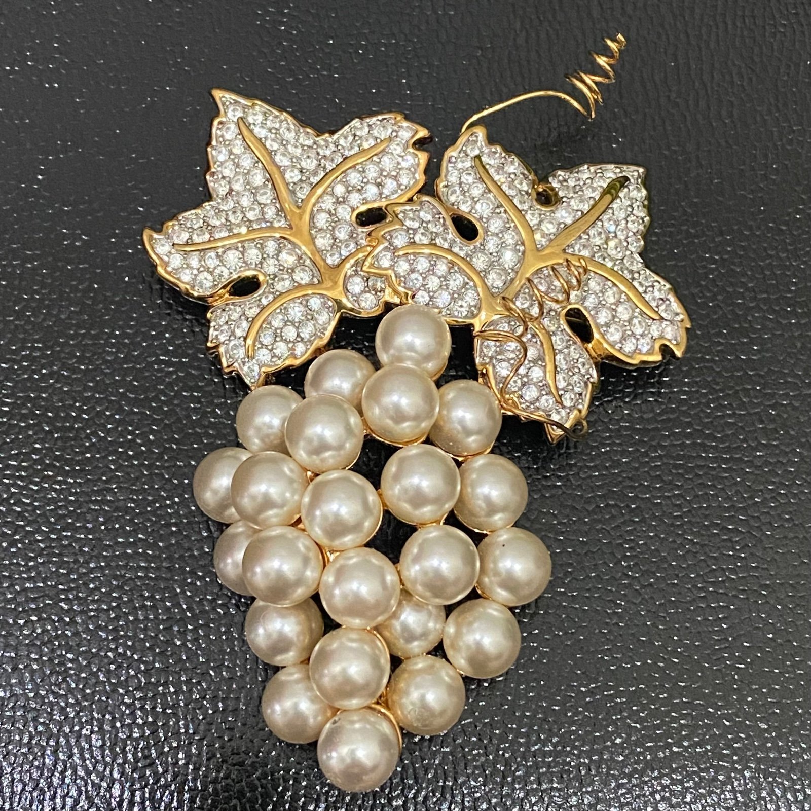 SWAROVSKI Signed Goldplated Faux Pearl Crystal Rhinestone Grape Bunch Brooch