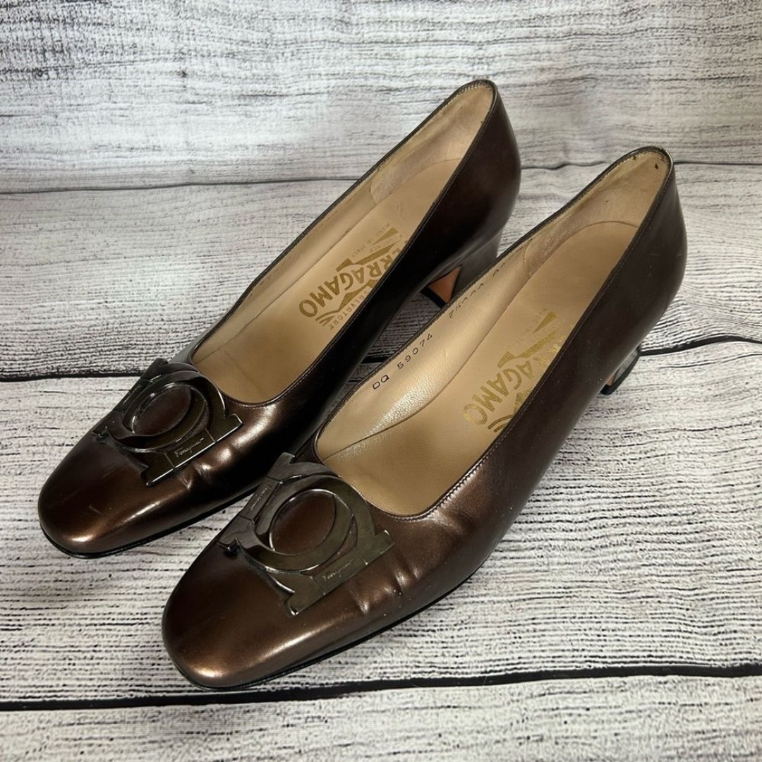 Salvatore Ferragamo Castoro Calf leather bronze heels size 7.5 AAA