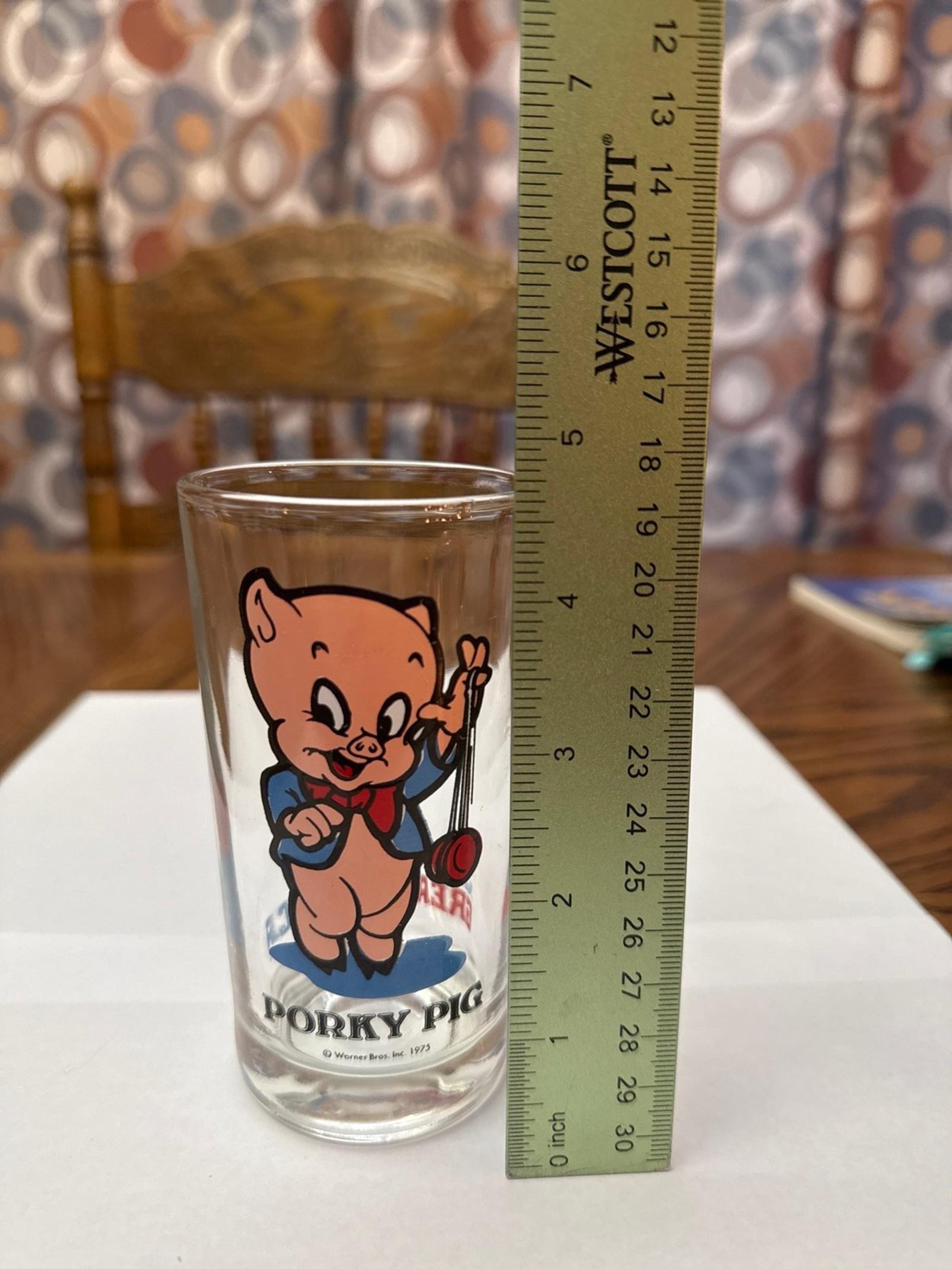 Marriotts Great America Porky Pig glass