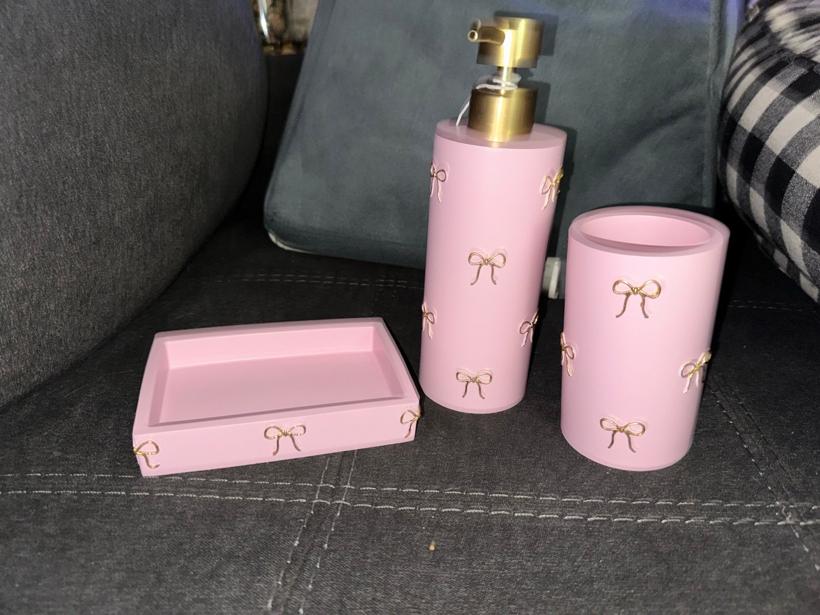 Stunning Gold/Pink Bow 3 Piece Bathroom Set by Kassatex -New!