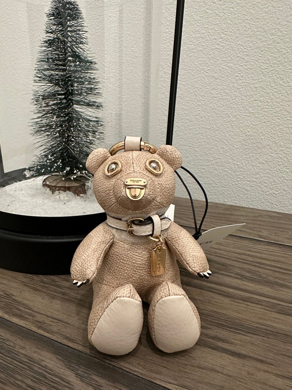ショルダーバッグ・ポシェット COACH Collectible Bear Bag Charm In Signature Canvas  CZ195 Coach Collectible Bear Bag Charm Signature Canvas CZ195 10cm
