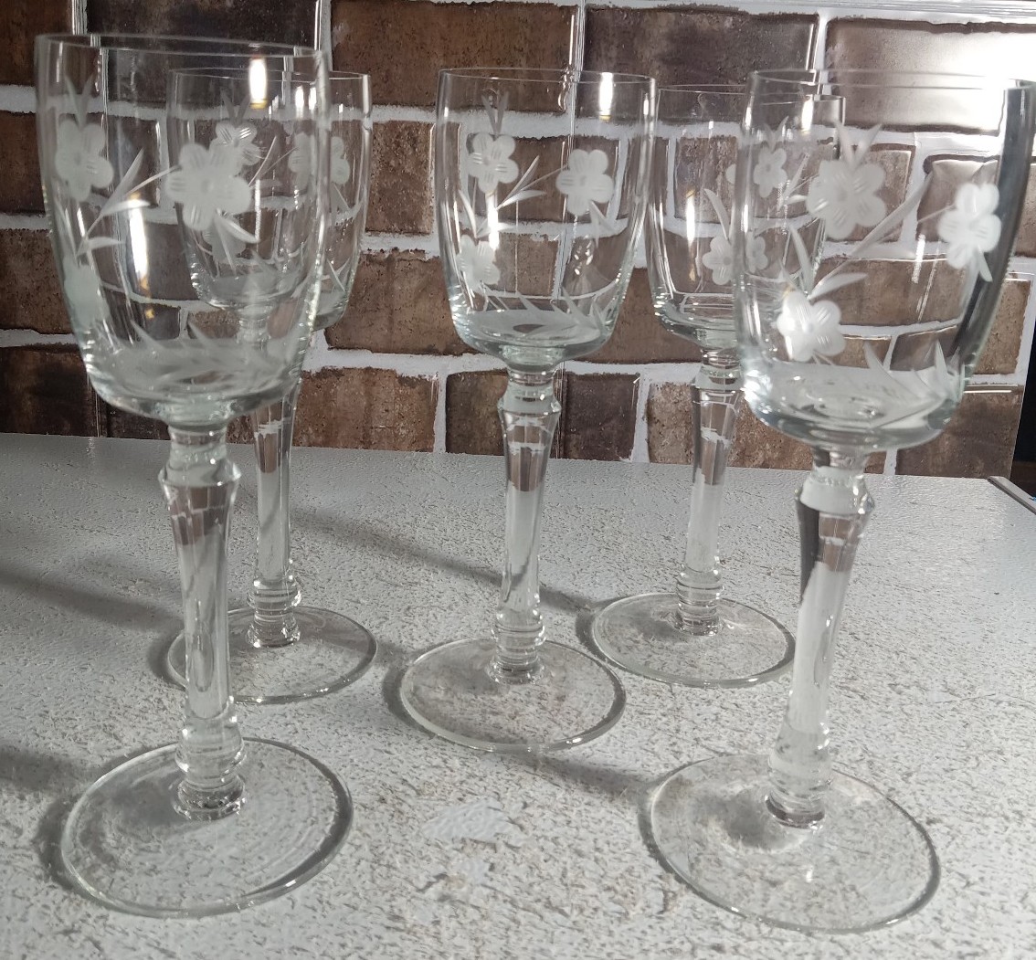 Set Of 5 Toscany Etched Floral Hand Blown Crystal Longstem Romania Wine Glasses