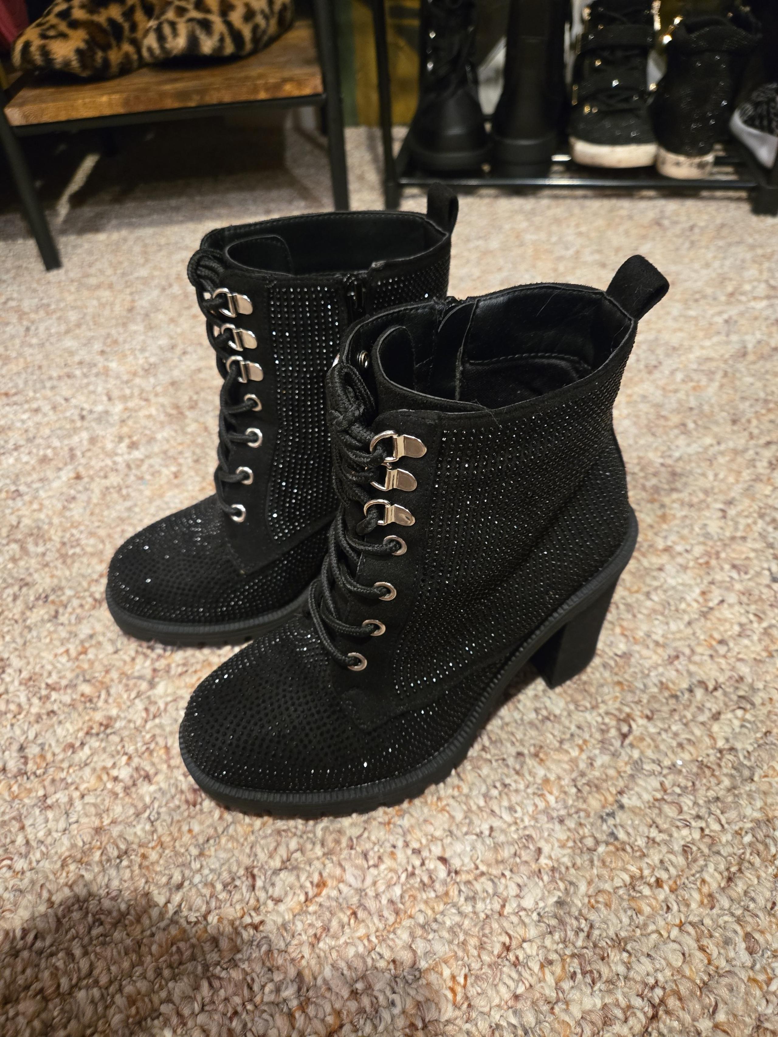 TORRID BLACK SPARKLY ZIP-UP BOOTS