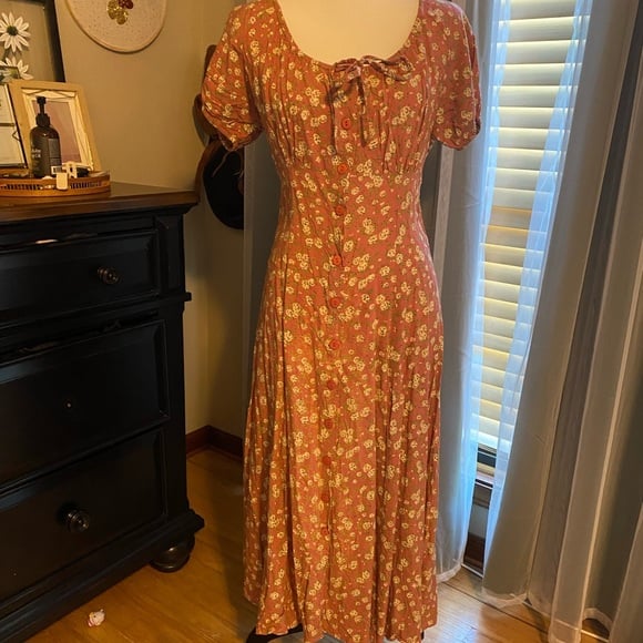 Vintage 90’s Floral Milkmaid Puff Sleeve Midi Dress