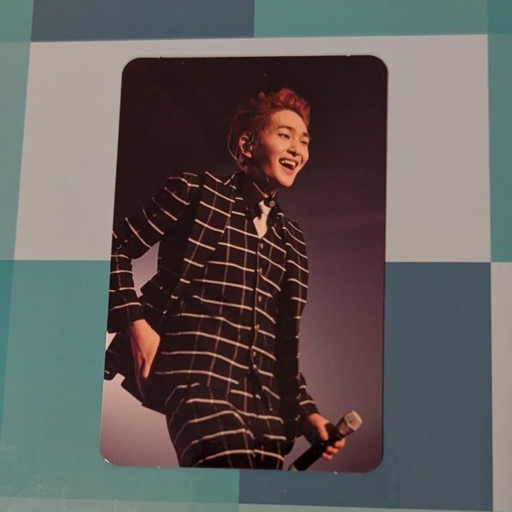 SHINee Onew SWCIV photocard (SHINee World Concert CD)
