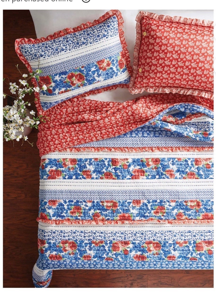 The Pioneer Woman F/Q Heritage Floral Quilt.