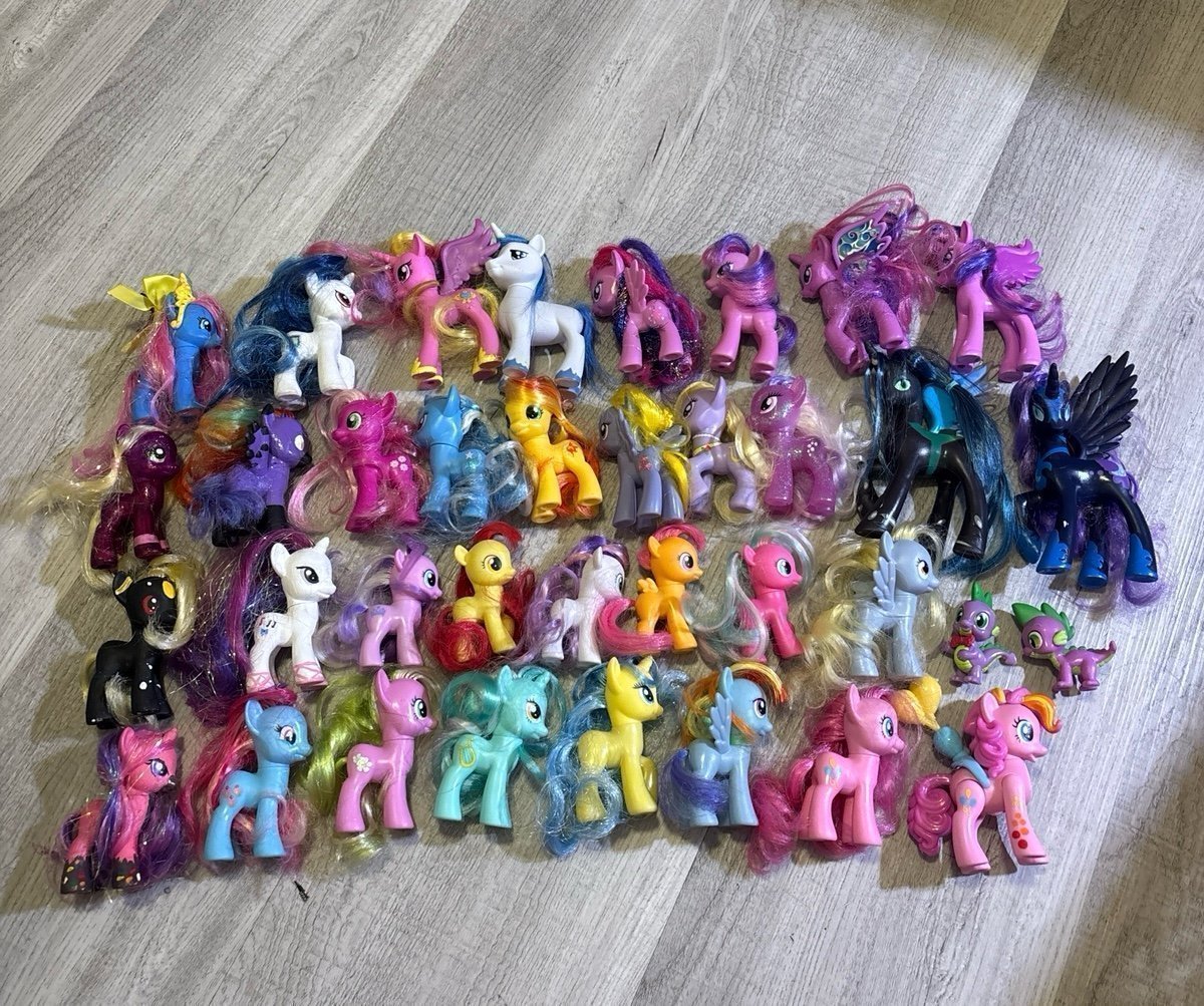 My Little Pony BIG Bundle + accessories bundle ( ON HOLD )