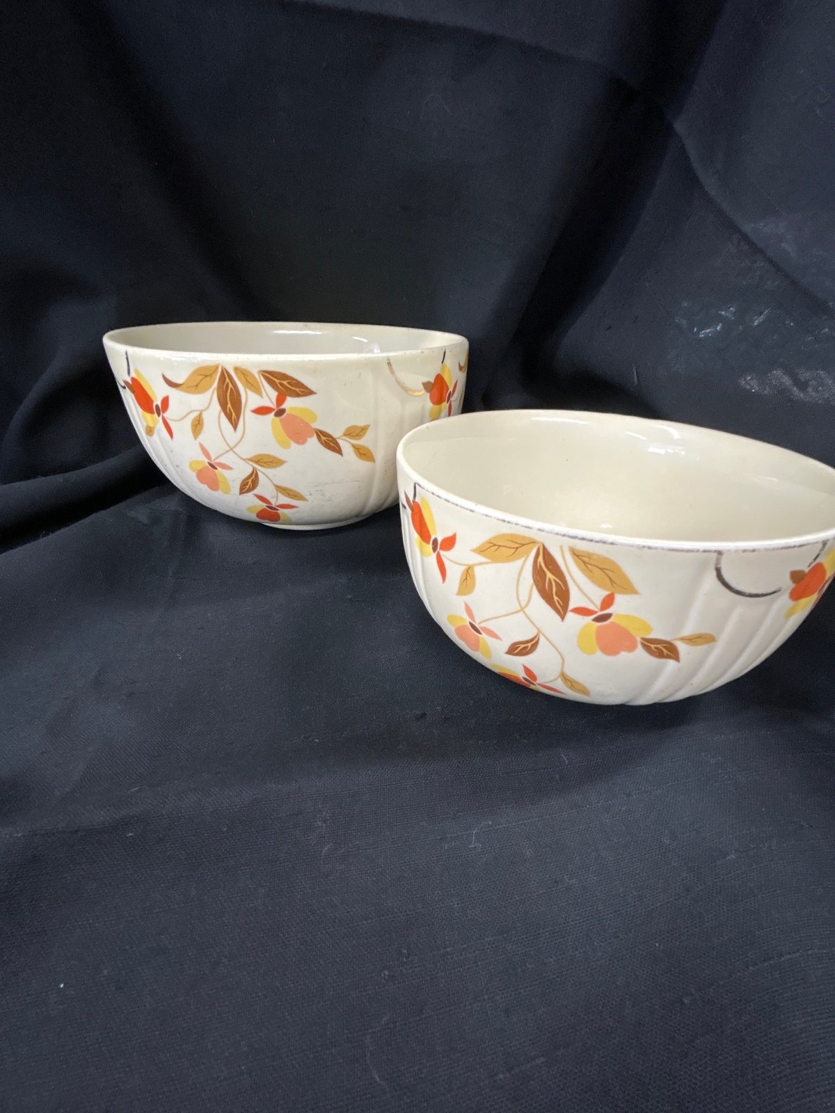Vintage set nesting bowls