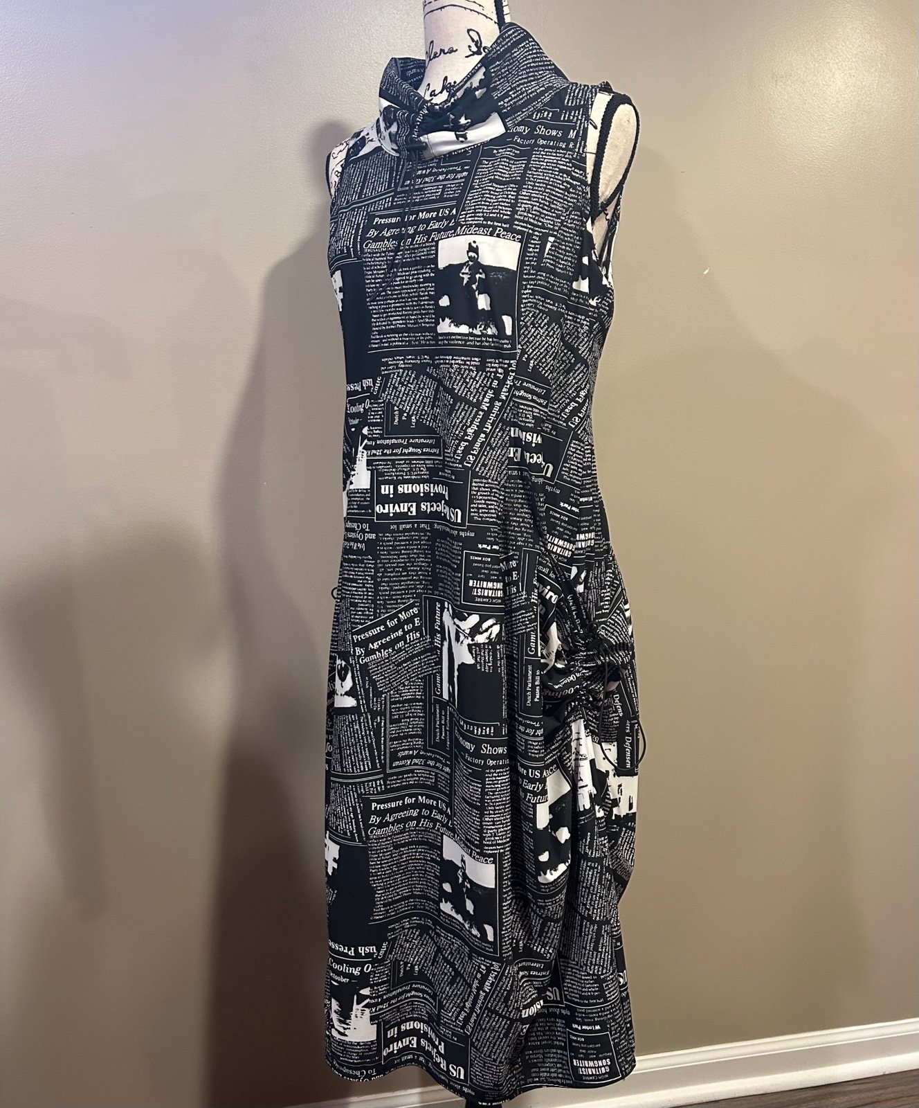 IC Collection Knit Newspaper Print Cowl Mock Neck Sleeveless Balloon Midi Dress