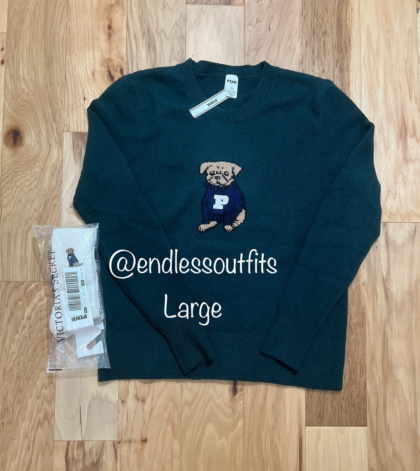 VICTORIAS SECRET PINK DEEP FOREST DOG LOGO GREEN SWEATER & MATCHING SOCKS