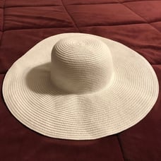 Beach Sun Hat In Pure White - One Size