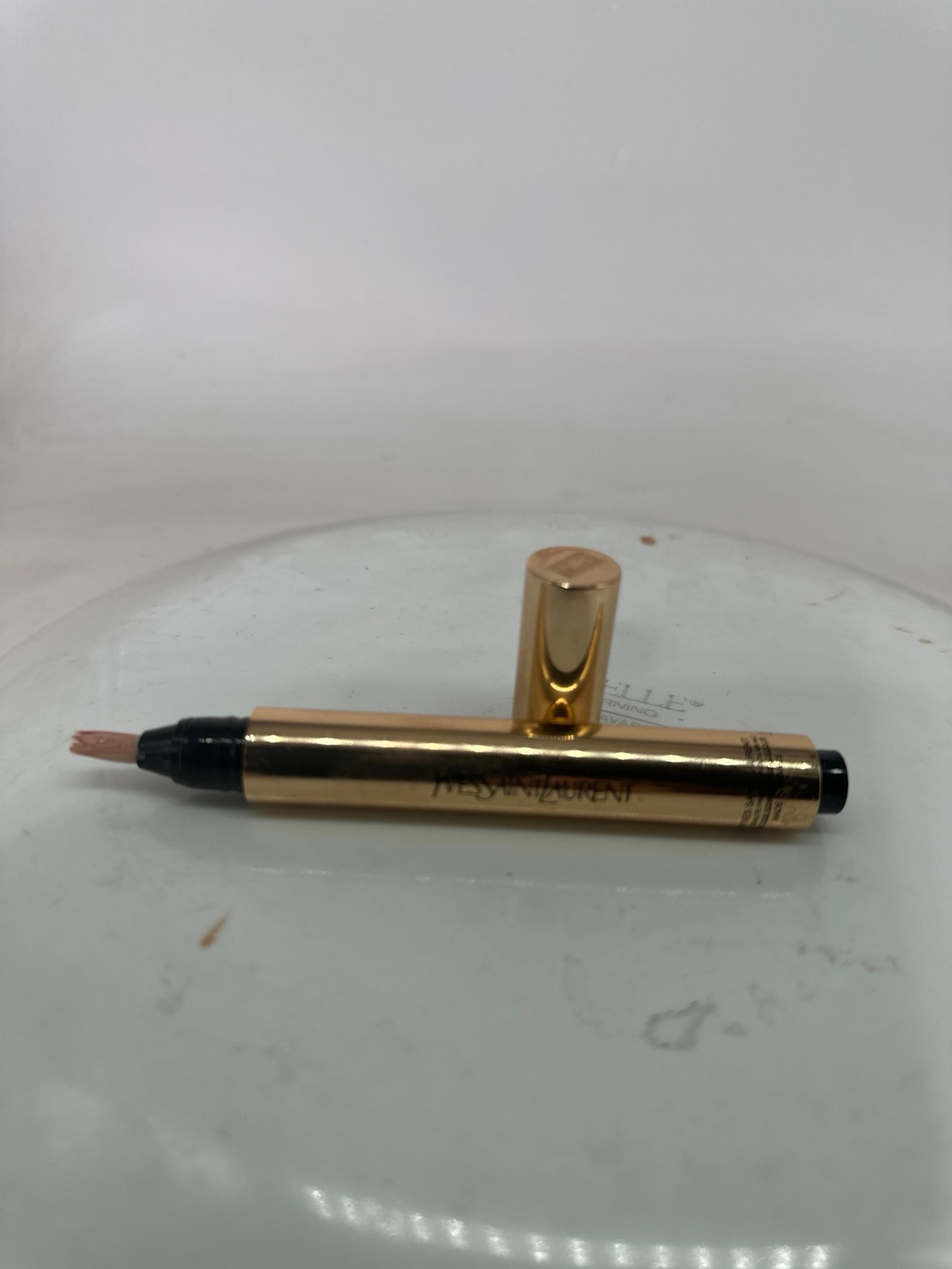 Yves Saint Laurent Radiant Touche Concealer. Shade-