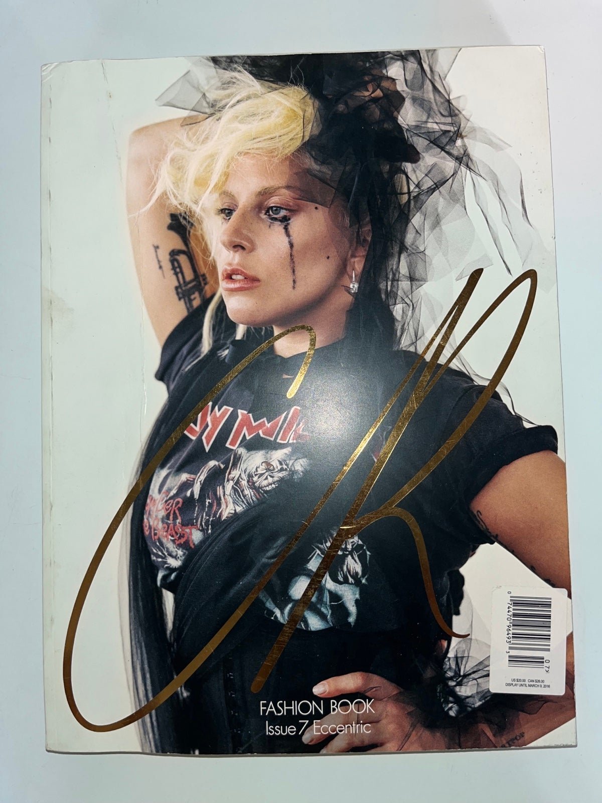 LADY GAGA FASHION COLLECTIBLE CR MAGAZINE NEW!!