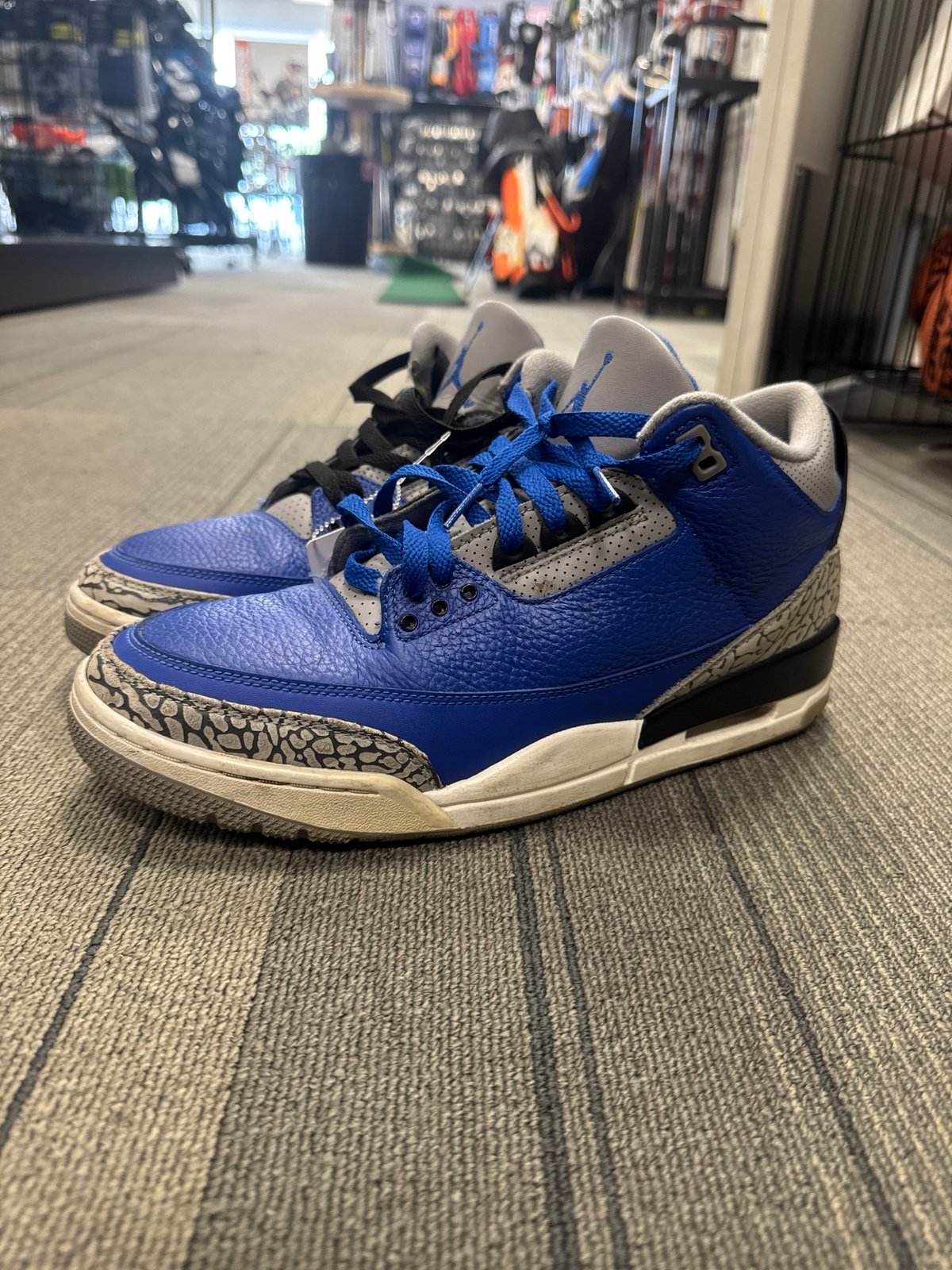 Used Jordan 3 Retro Varsity Royal 2020 size 11